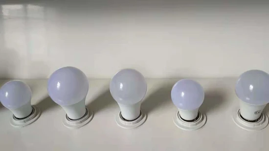 La Chine fabrique une lampe à ampoule LED E27 B22 personnalisée OEM/ODM, un type d'énergie